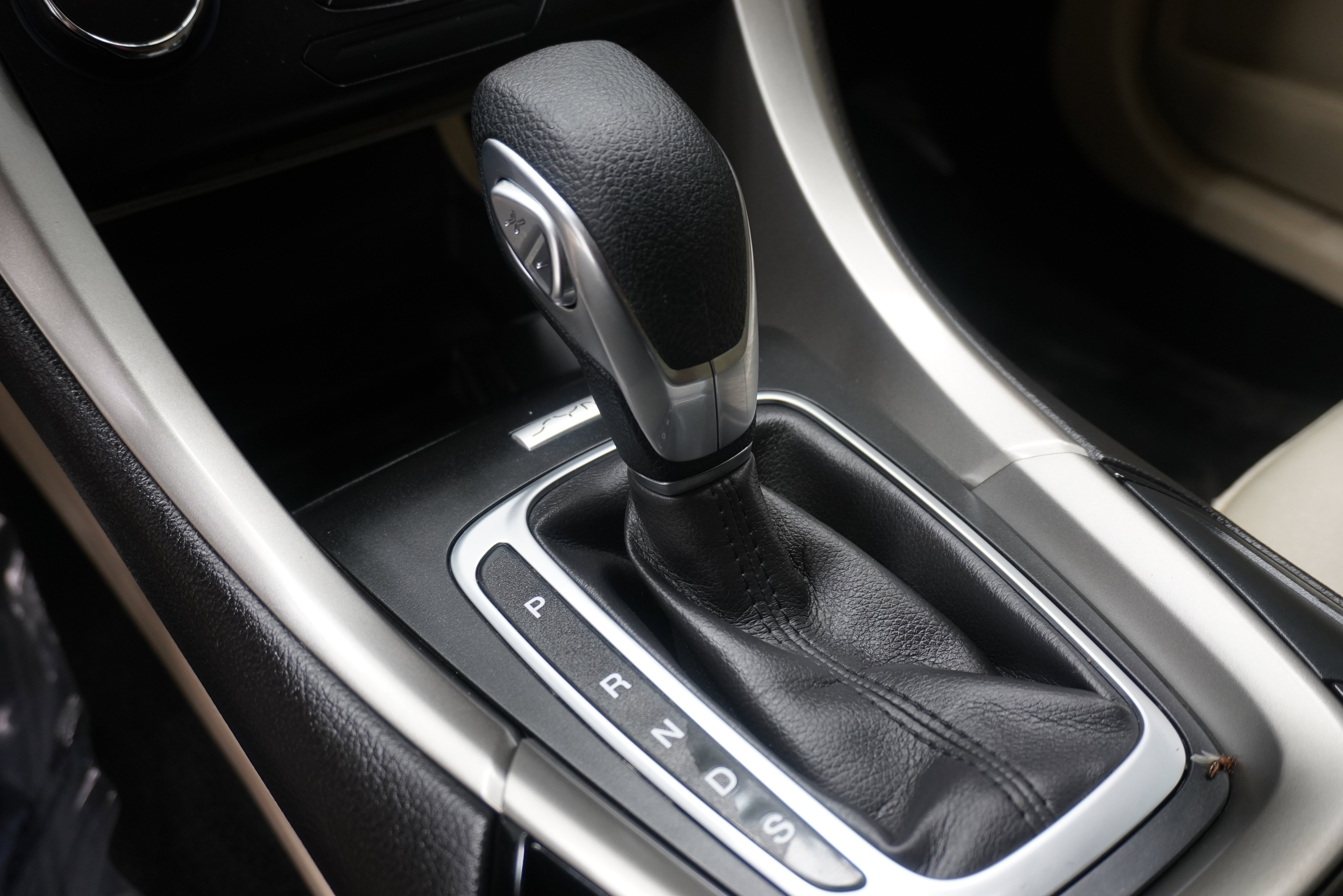 Used 2016 Ford Fusion SE FWD image 20