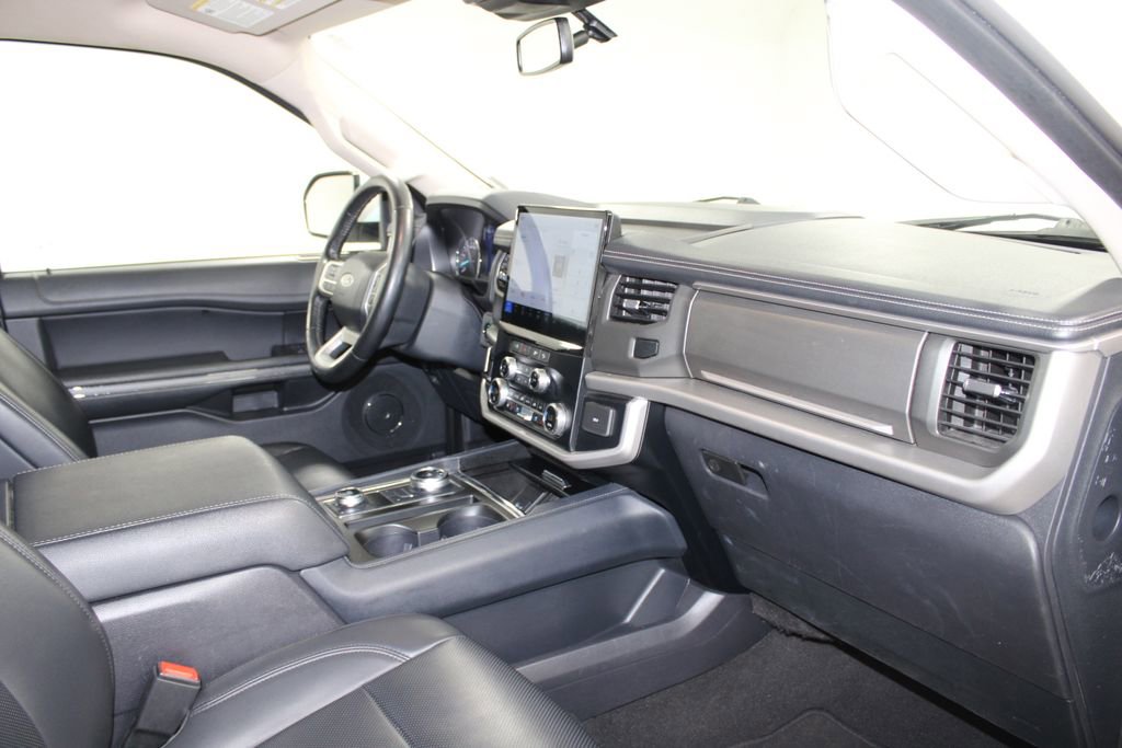 Used 2024 Ford Expedition Max XLT image 33