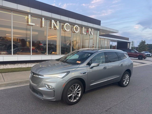 Used 2024 Buick Enclave Avenir AWD/4WD image 1