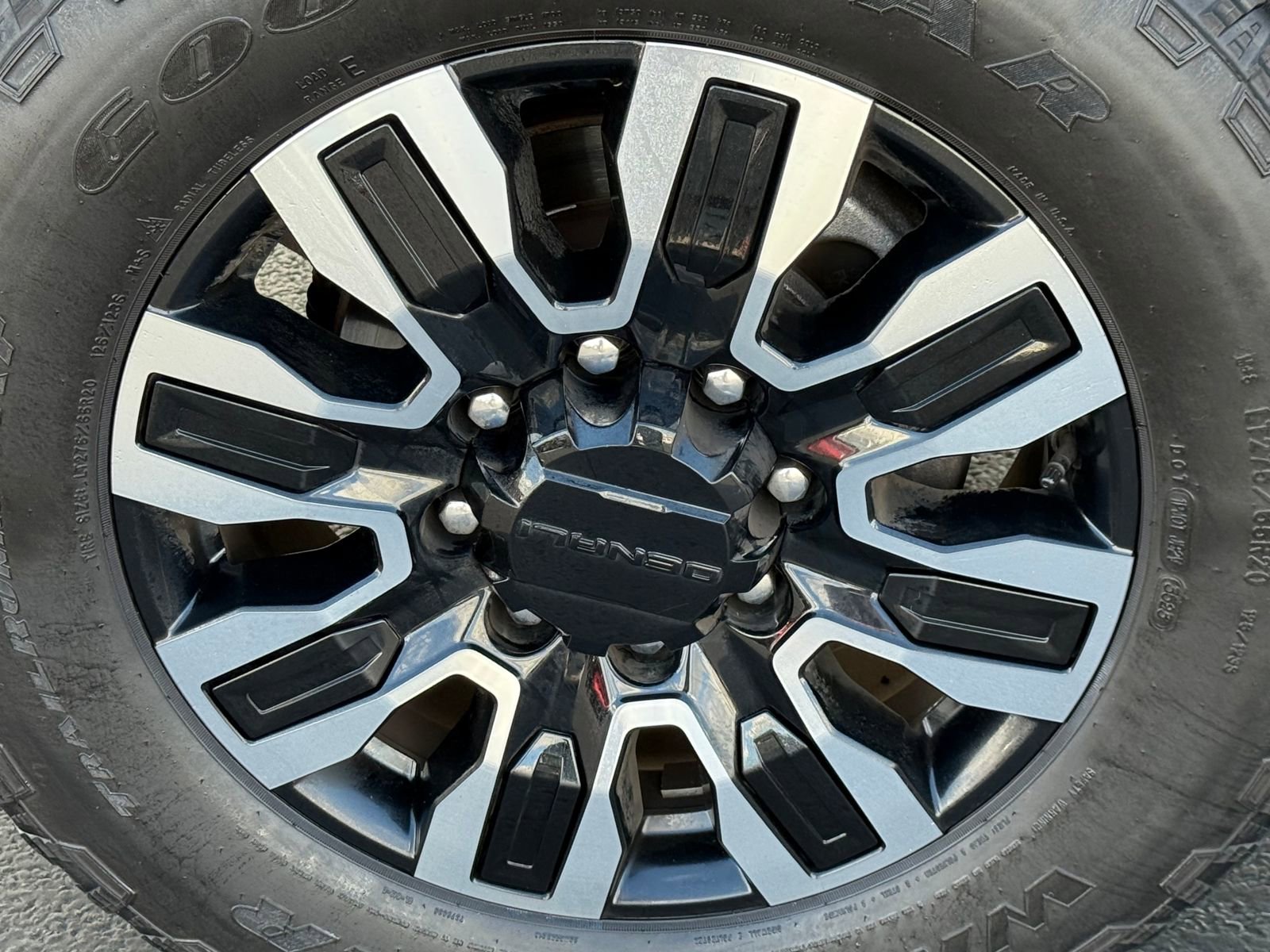 Used 2024 GMC Sierra 2500 Denali Ultimate w/ Max Trailering Package image 9