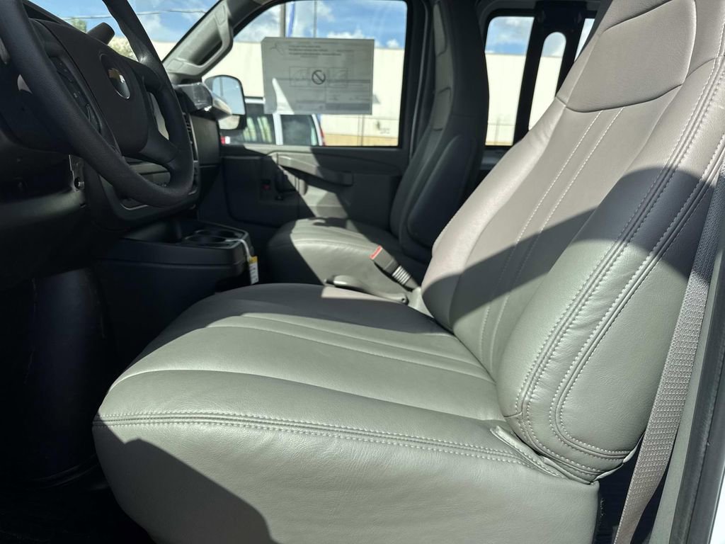 New 2025 Chevrolet Express 2500 w/ Enhanced Convenience Package image 15