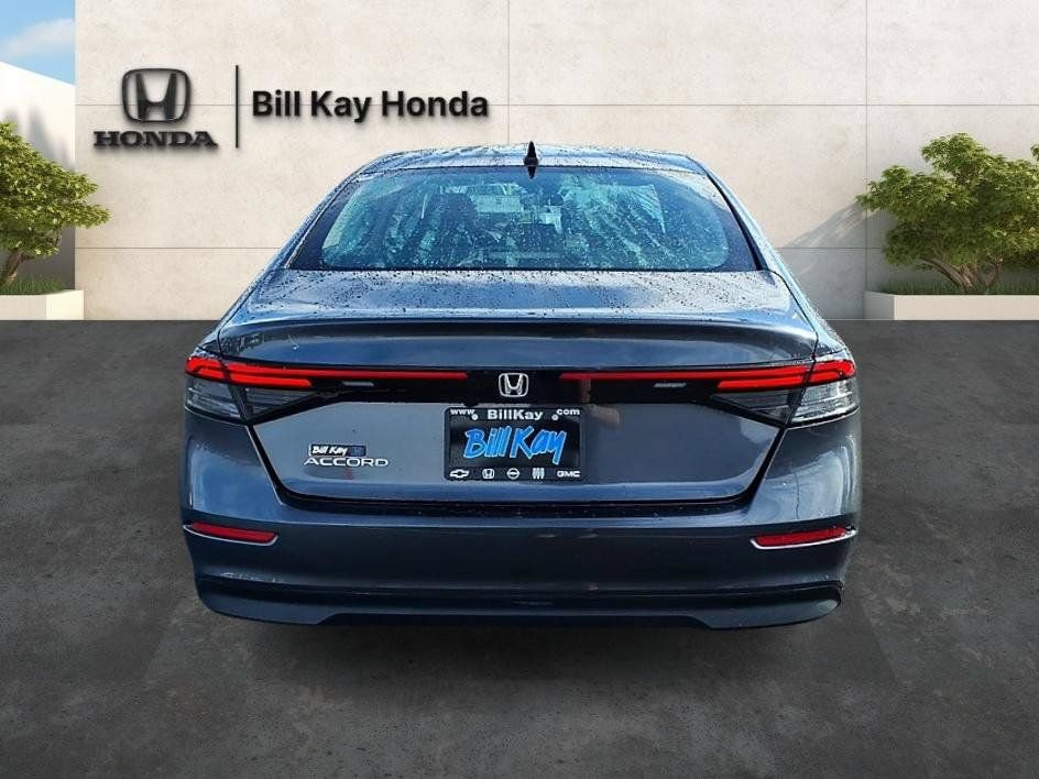 Used 2025 Honda Accord SE image 4