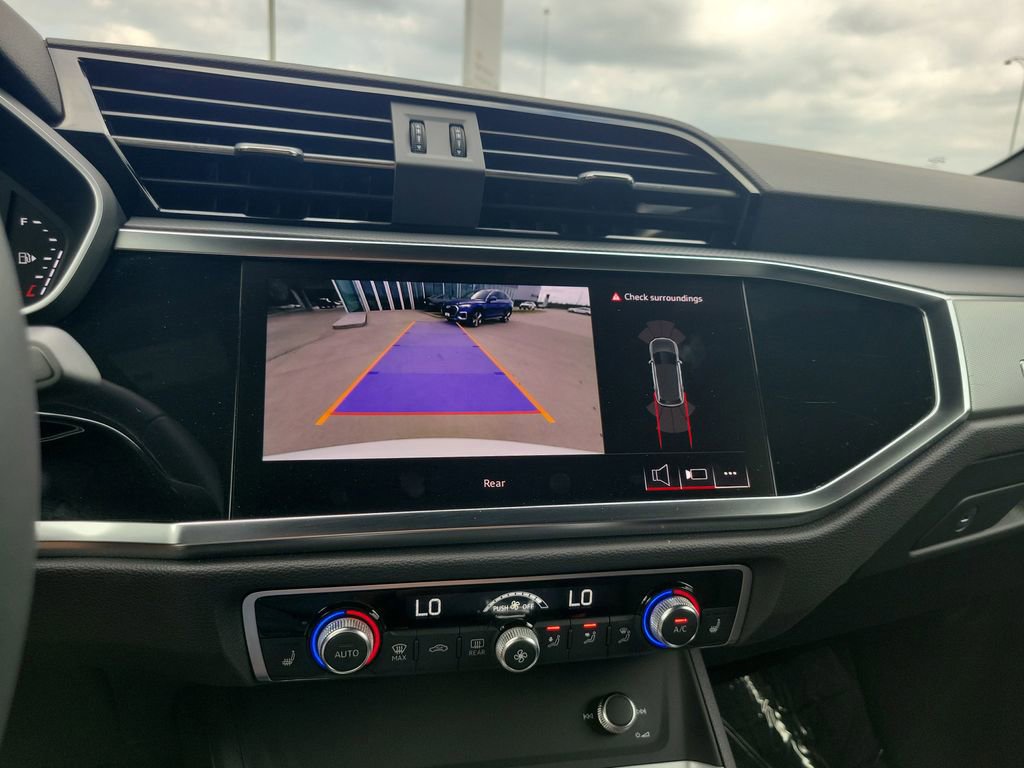 Used 2025 Audi Q3 2.0T Premium image 15