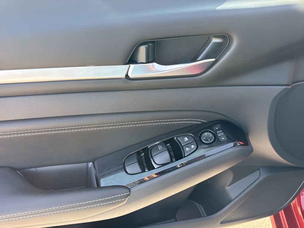 Used 2021 Nissan Altima 2.5 SV w/ SV Premium Package image 26