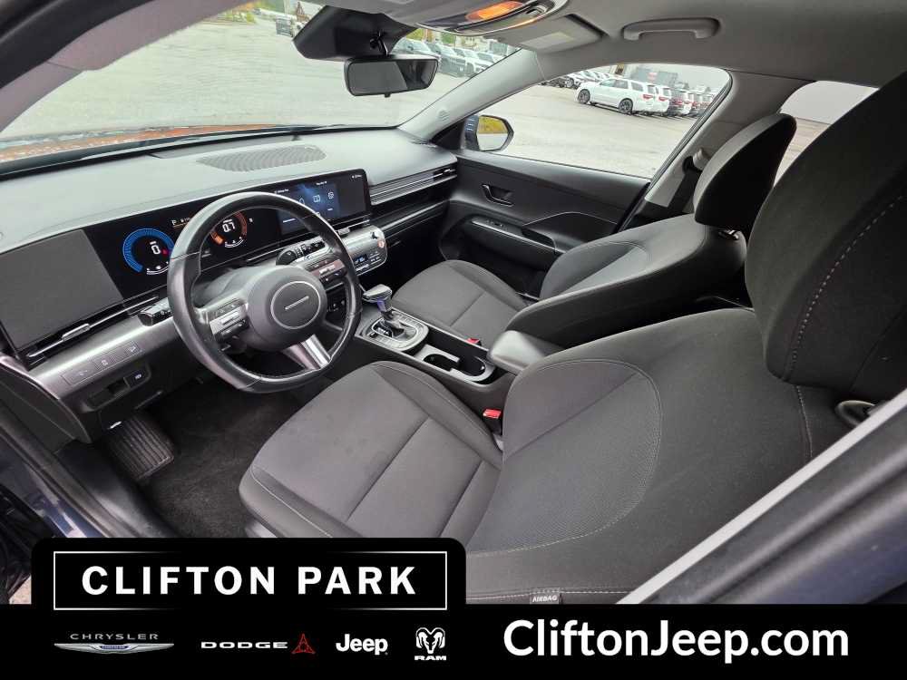 Used 2025 Hyundai Kona SEL FWD image 11