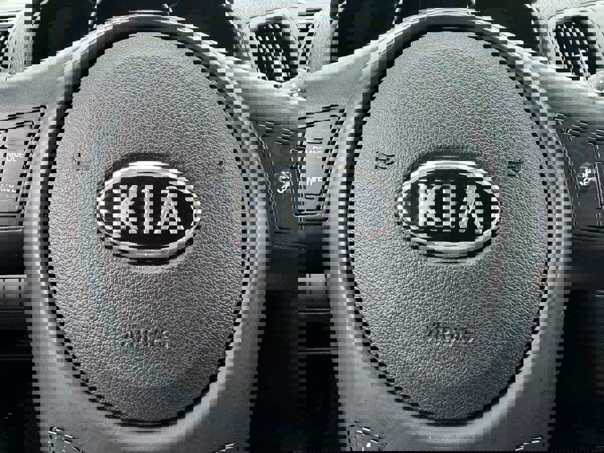 Used 2012 Kia Forte EX image 24