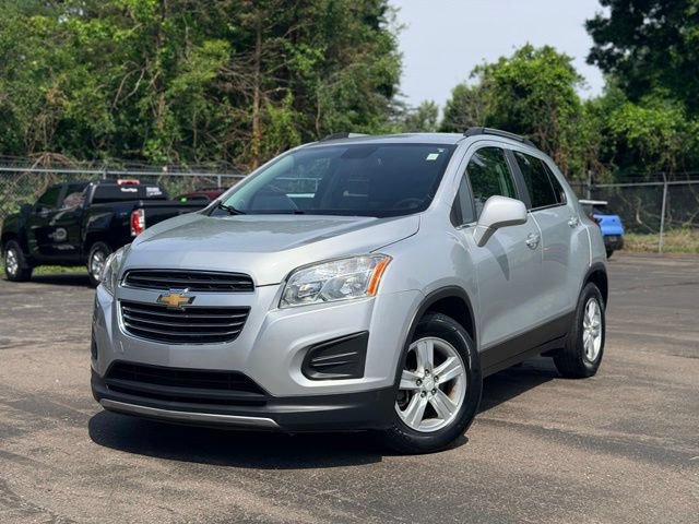 Used 2016 Chevrolet Trax LT w/ LT Convenience Package FWD image 2