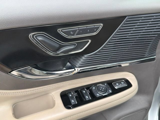 Used 2022 Lincoln Corsair FWD image 20
