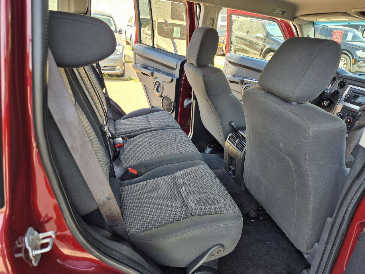 Used 2008 Jeep Commander Sport image 19