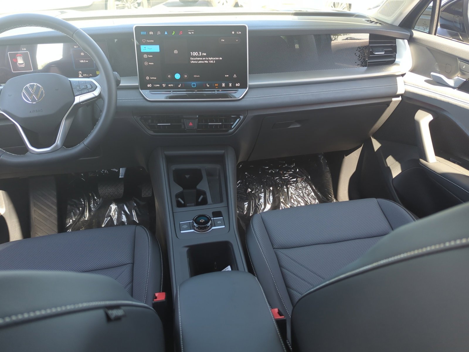 New 2025 Volkswagen Tiguan SE image 19