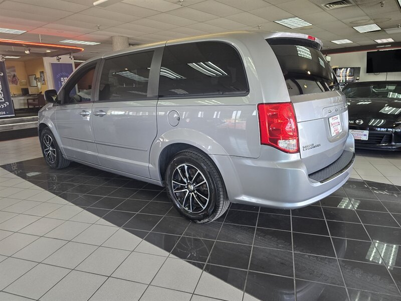 Used 2017 Dodge Grand Caravan SE FWD image 6