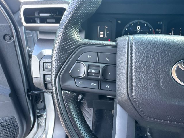 Used 2025 Toyota Tacoma SR5 AWD/4WD image 28