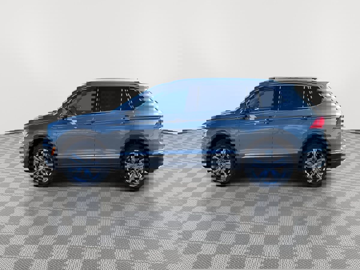 Used 2020 Volkswagen Tiguan SE R-Line image 4