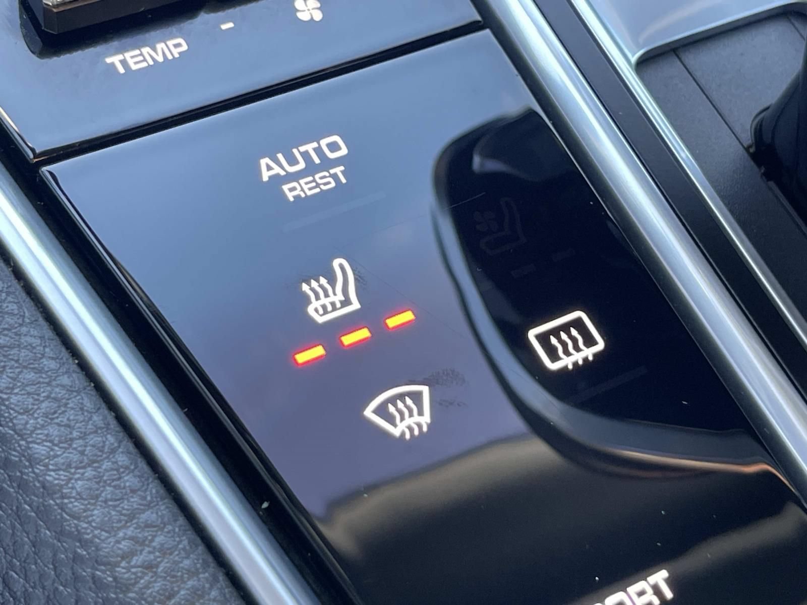 Used 2018 Porsche Panamera 4 AWD/4WD image 21