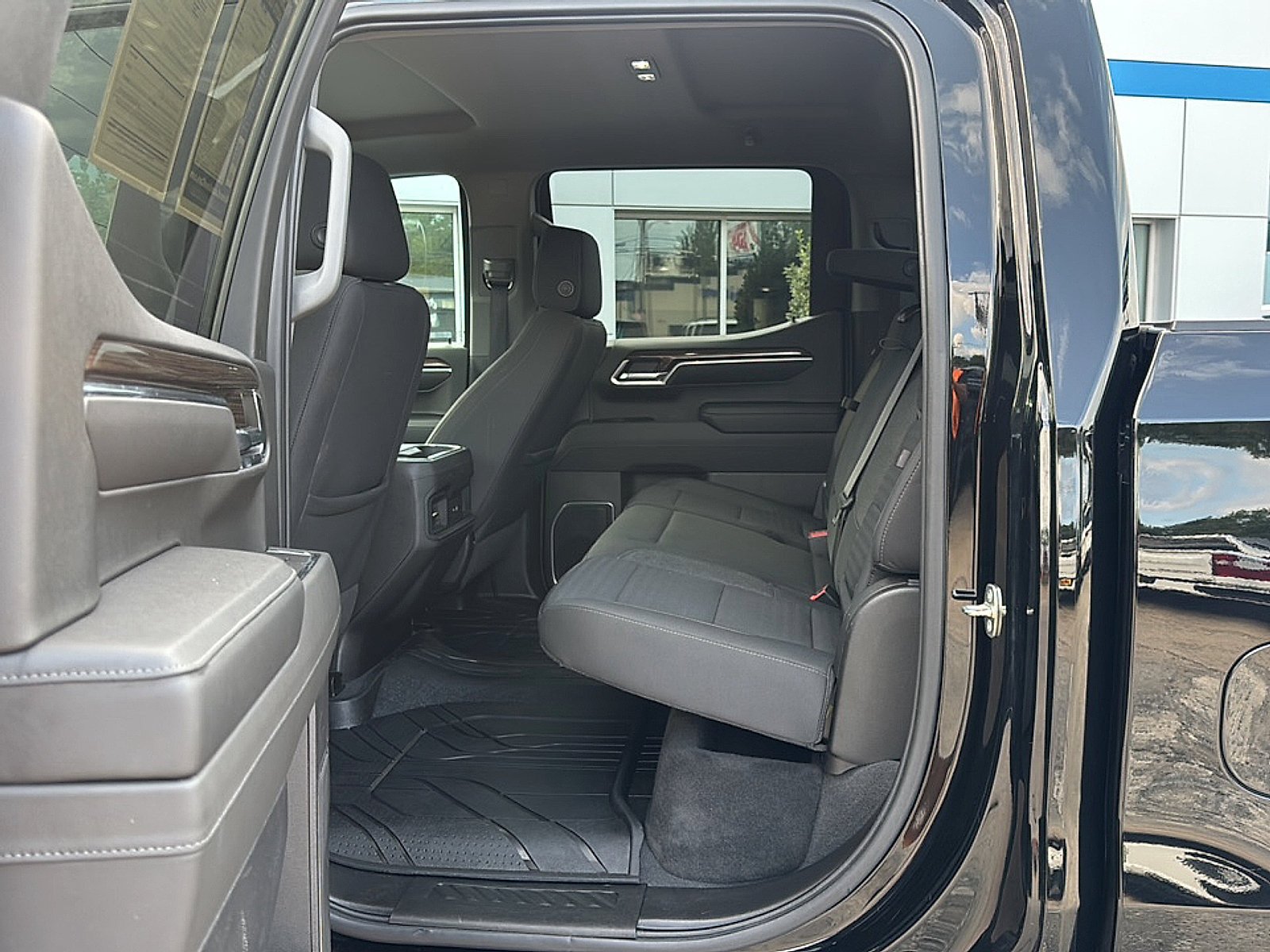Used 2023 Chevrolet Silverado 1500 RST w/ Protection Package AWD/4WD image 18
