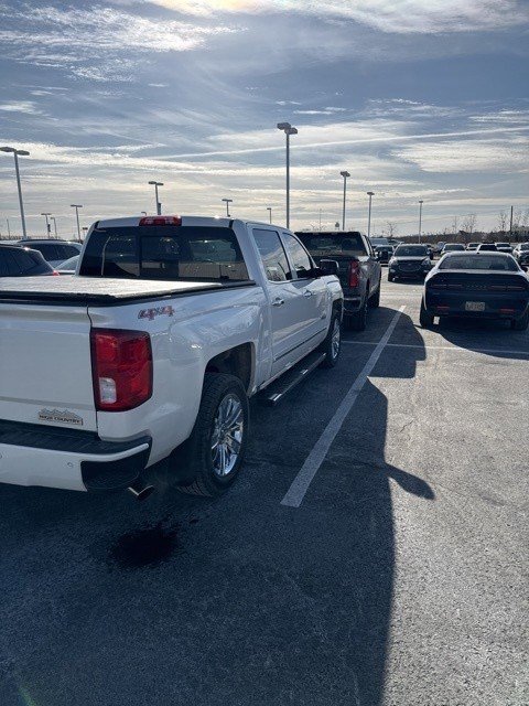 Used 2017 Chevrolet Silverado 1500 High Country image 2