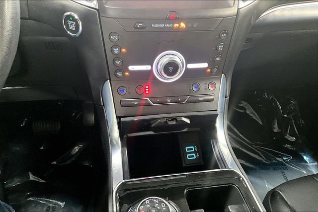 Used 2020 Ford Edge Titanium w/ Equipment Group 301A image 17
