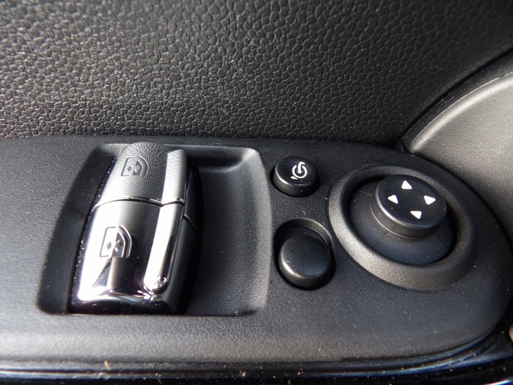 Used 2018 MINI Cooper S image 11