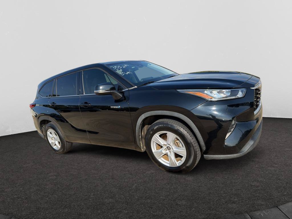 Used 2020 Toyota Highlander LE FWD image 4