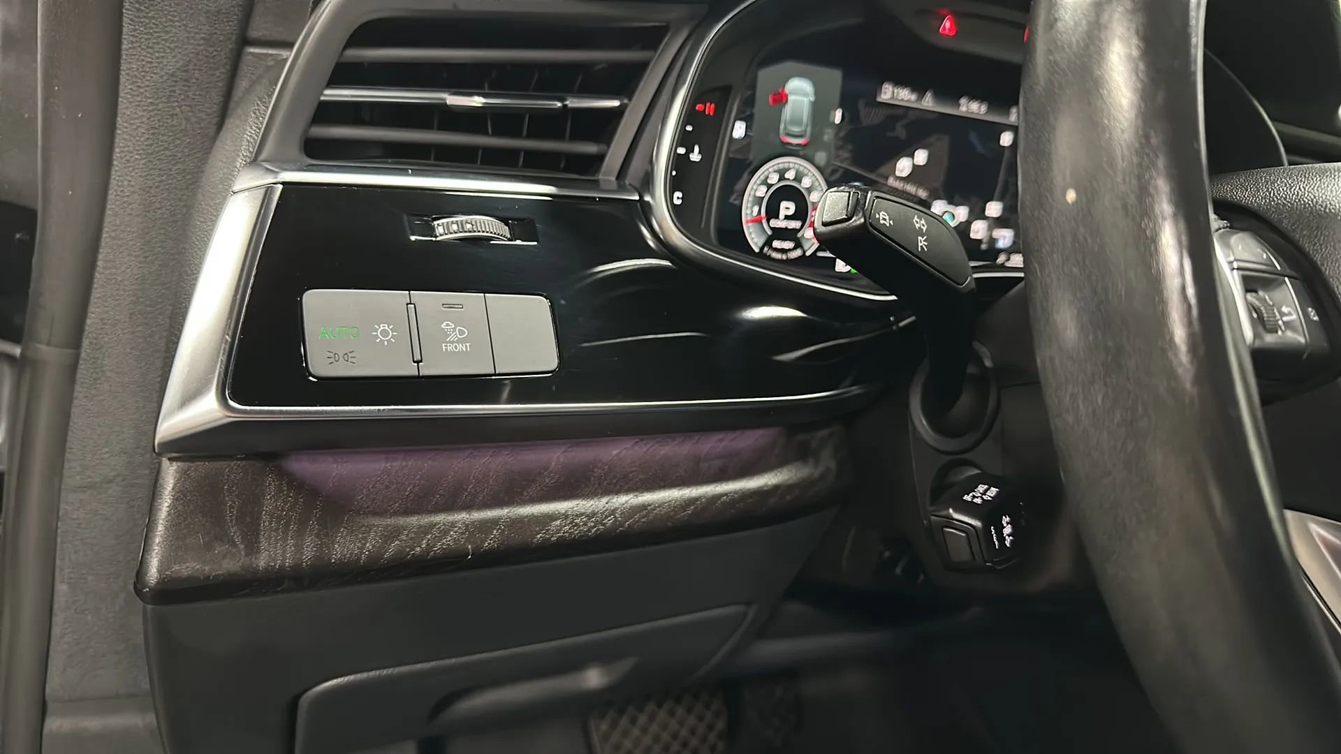 Used 2021 Audi Q8 Premium Plus w/ Premium Plus Package image 28