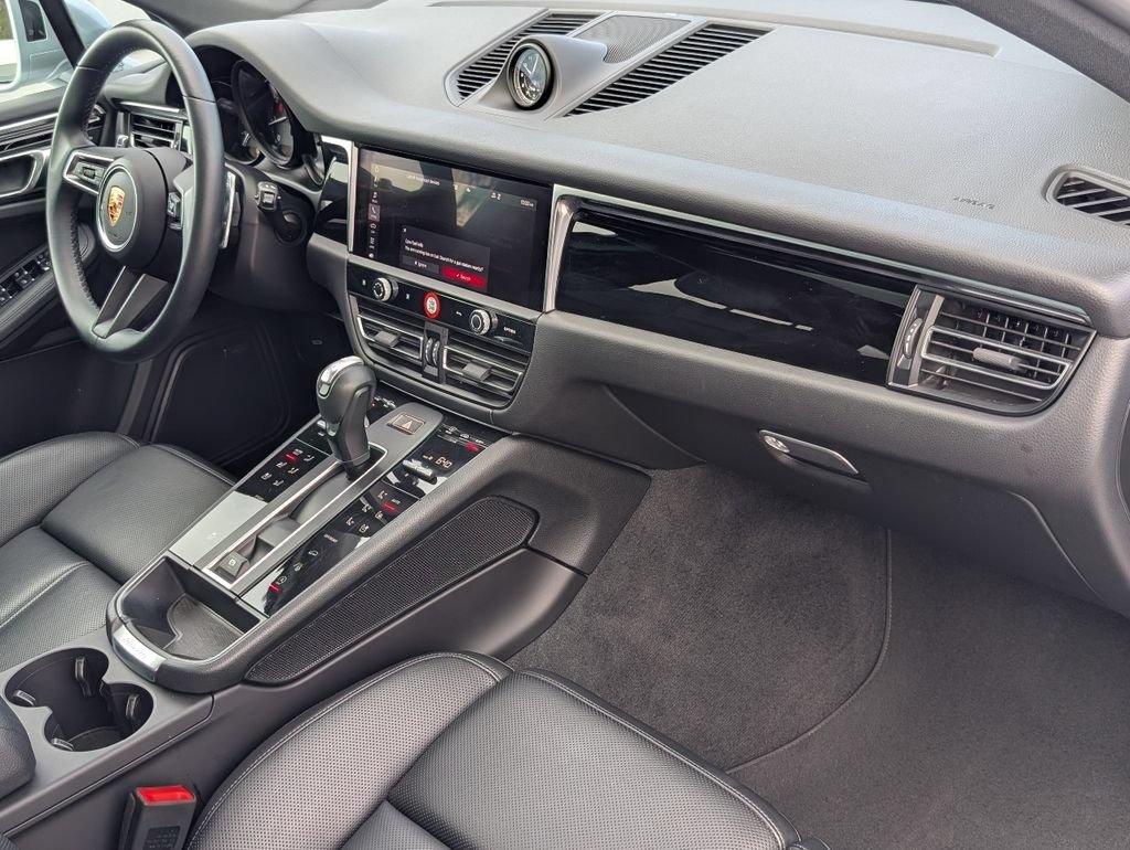 Used 2024 Porsche Macan AWD/4WD image 13