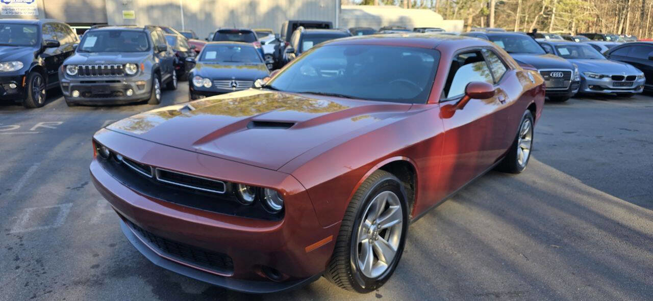 Used 2021 Dodge Challenger SXT image 1