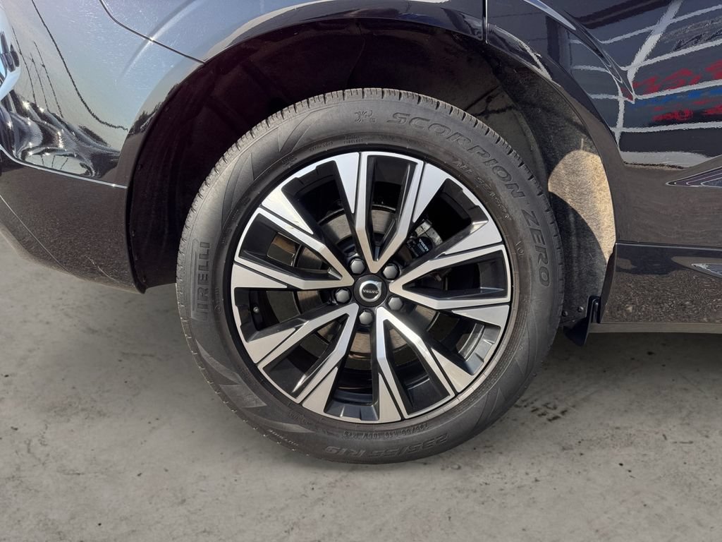 Certified 2023 Volvo XC60 B5 Core w/ Climate Package AWD/4WD image 9