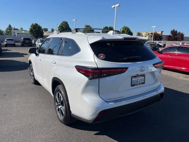 Used 2023 Toyota Highlander XLE image 7