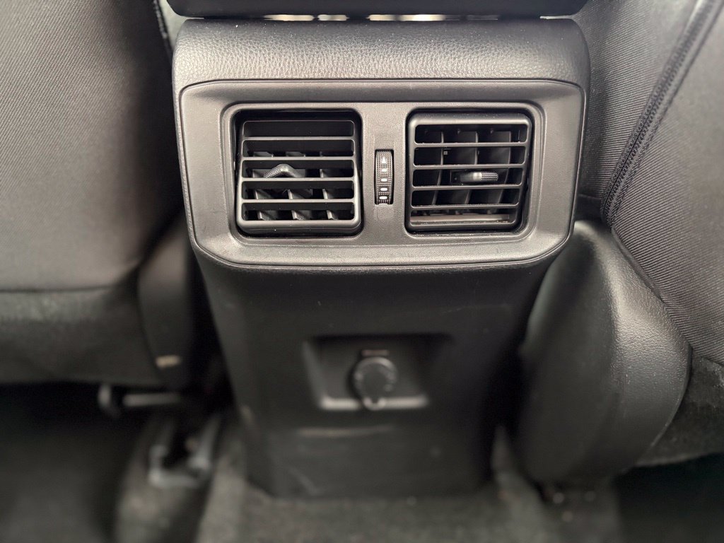 Used 2024 Toyota RAV4 LE AWD/4WD image 13
