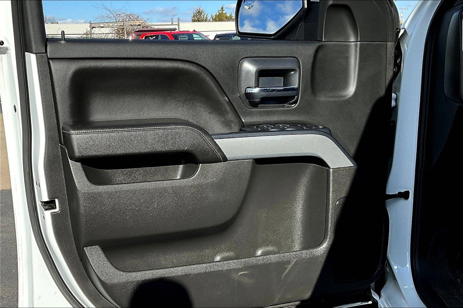 Used 2018 Chevrolet Silverado 1500 LT w/ Texas Edition image 15