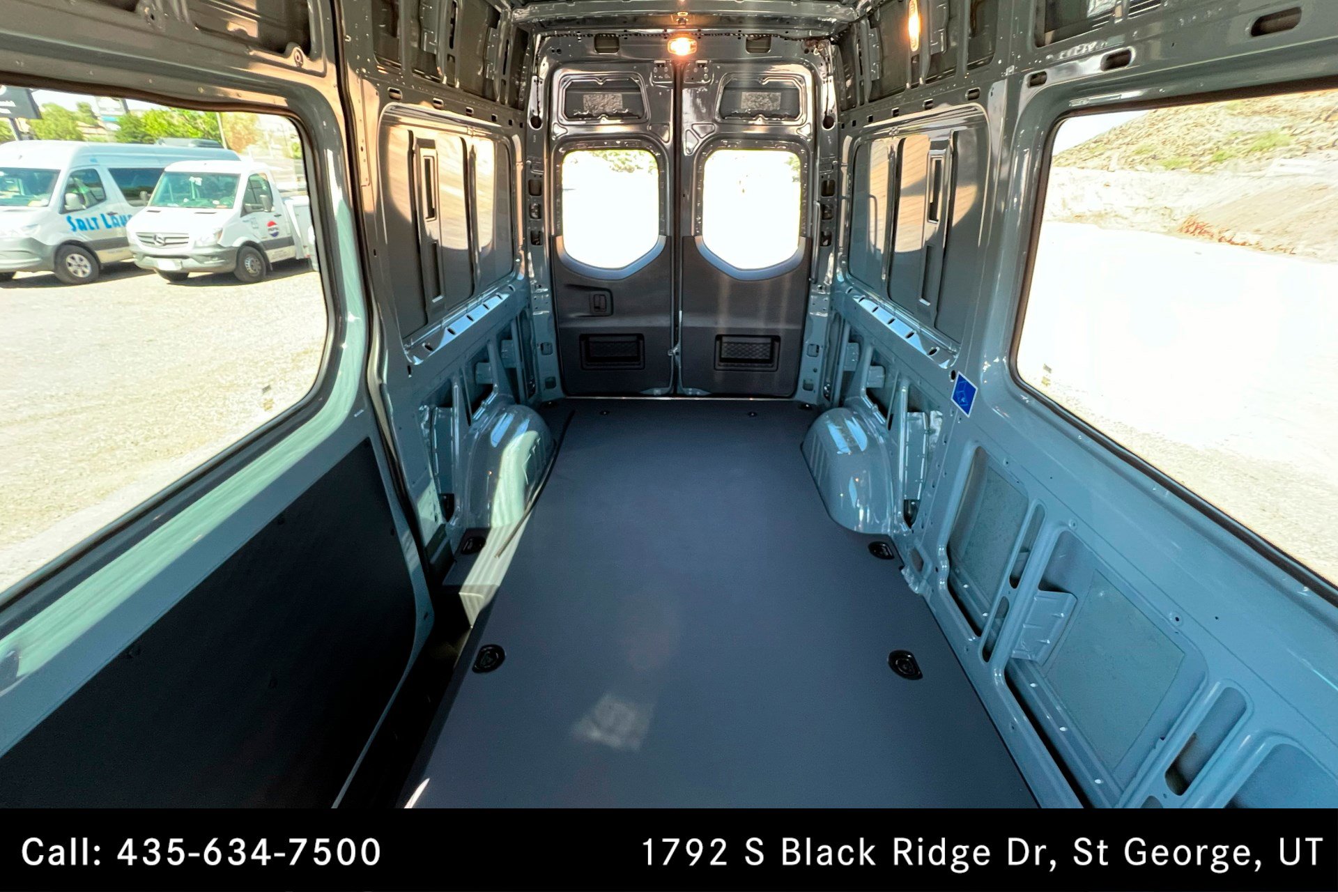 Used 2025 Mercedes-Benz Sprinter 2500 image 22