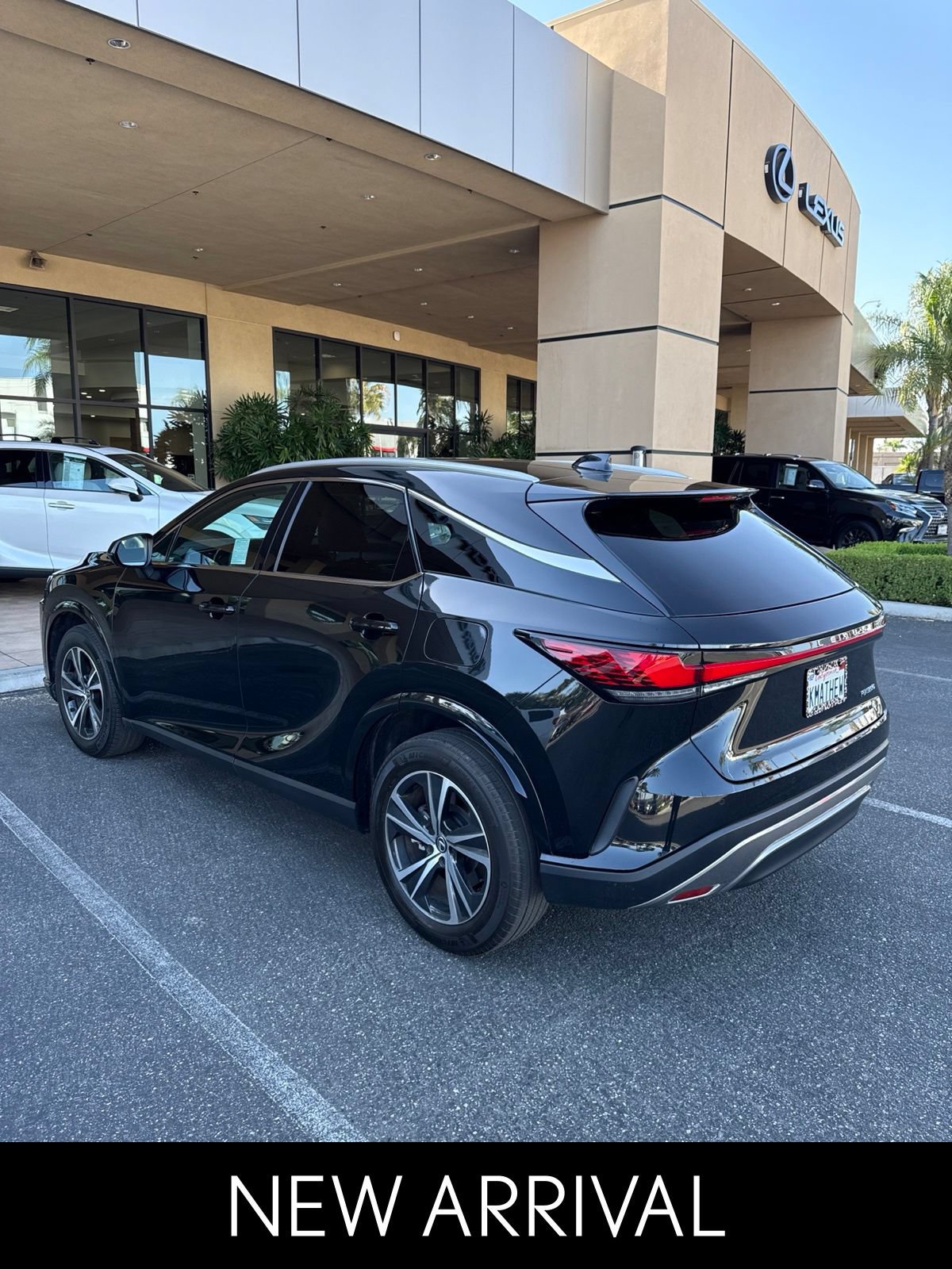 Used 2025 Lexus RX 350 FWD w/ Technology Package image 2