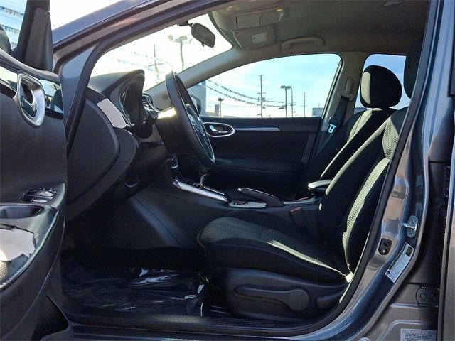 Used 2018 Nissan Sentra SR w/ SR Midnight Edition Package image 13