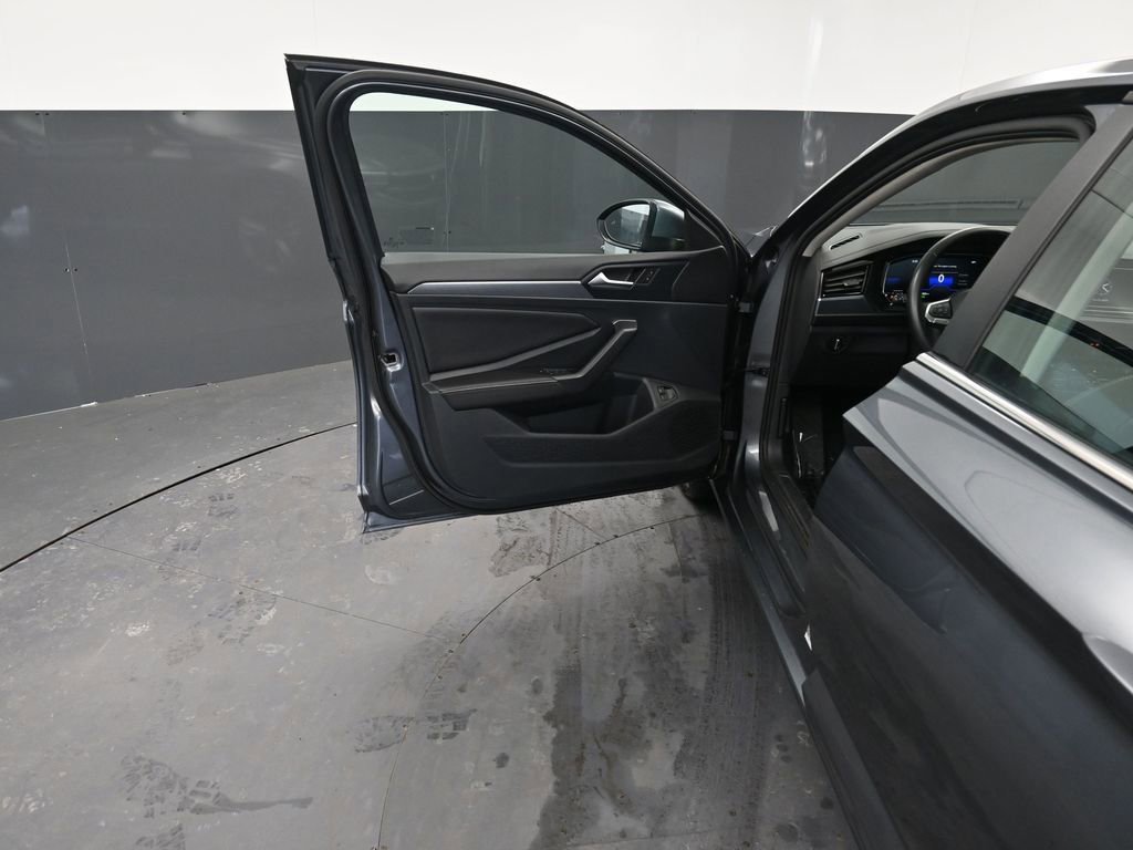 Used 2024 Volkswagen Jetta SE image 22