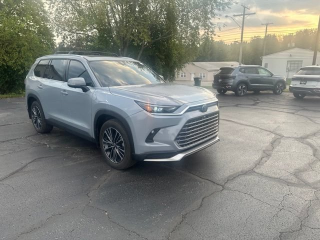 Used 2025 Toyota Grand Highlander AWD Hybrid 360° Tour