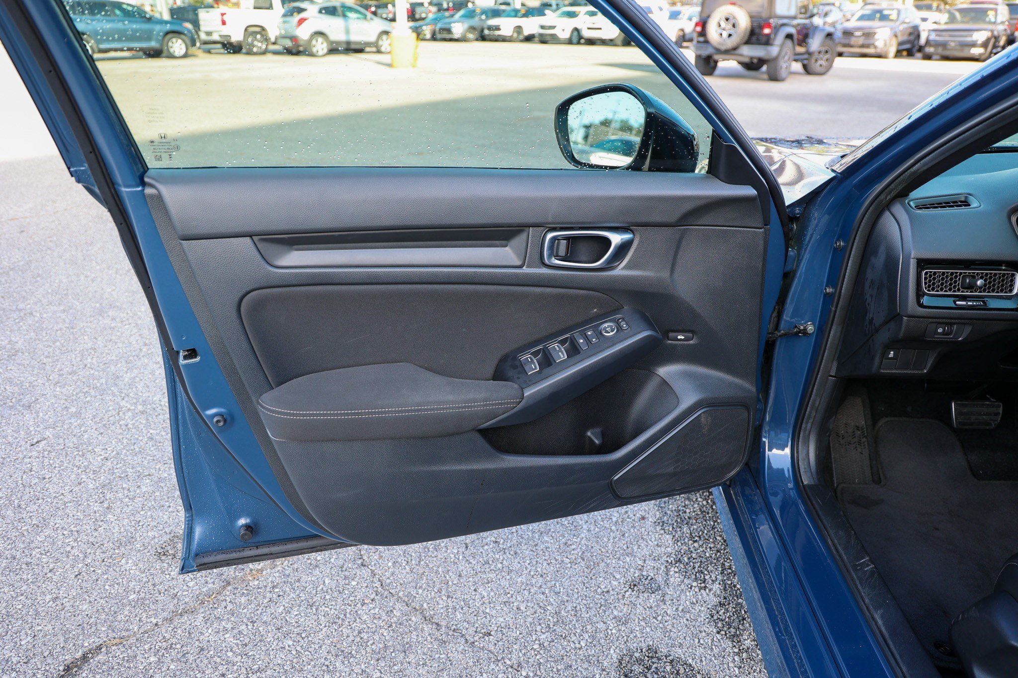 Used 2025 Honda Civic Sport image 30