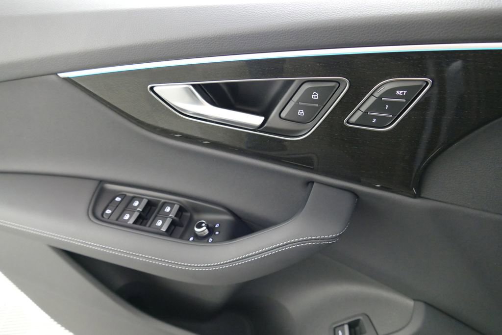 Certified 2025 Audi Q7 3.0T Premium Plus w/ Premium Plus Package AWD/4WD image 15