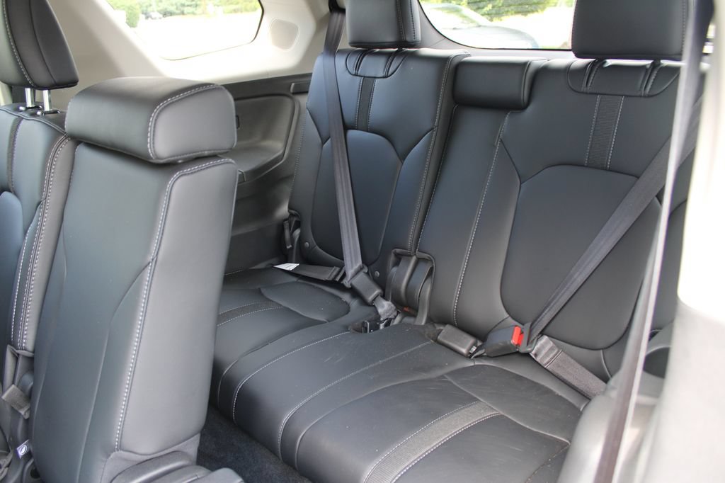 Certified 2025 Honda Pilot Touring image 12