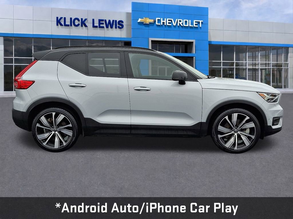 Used 2022 Volvo XC40 P8 Recharge Ultimate image 9