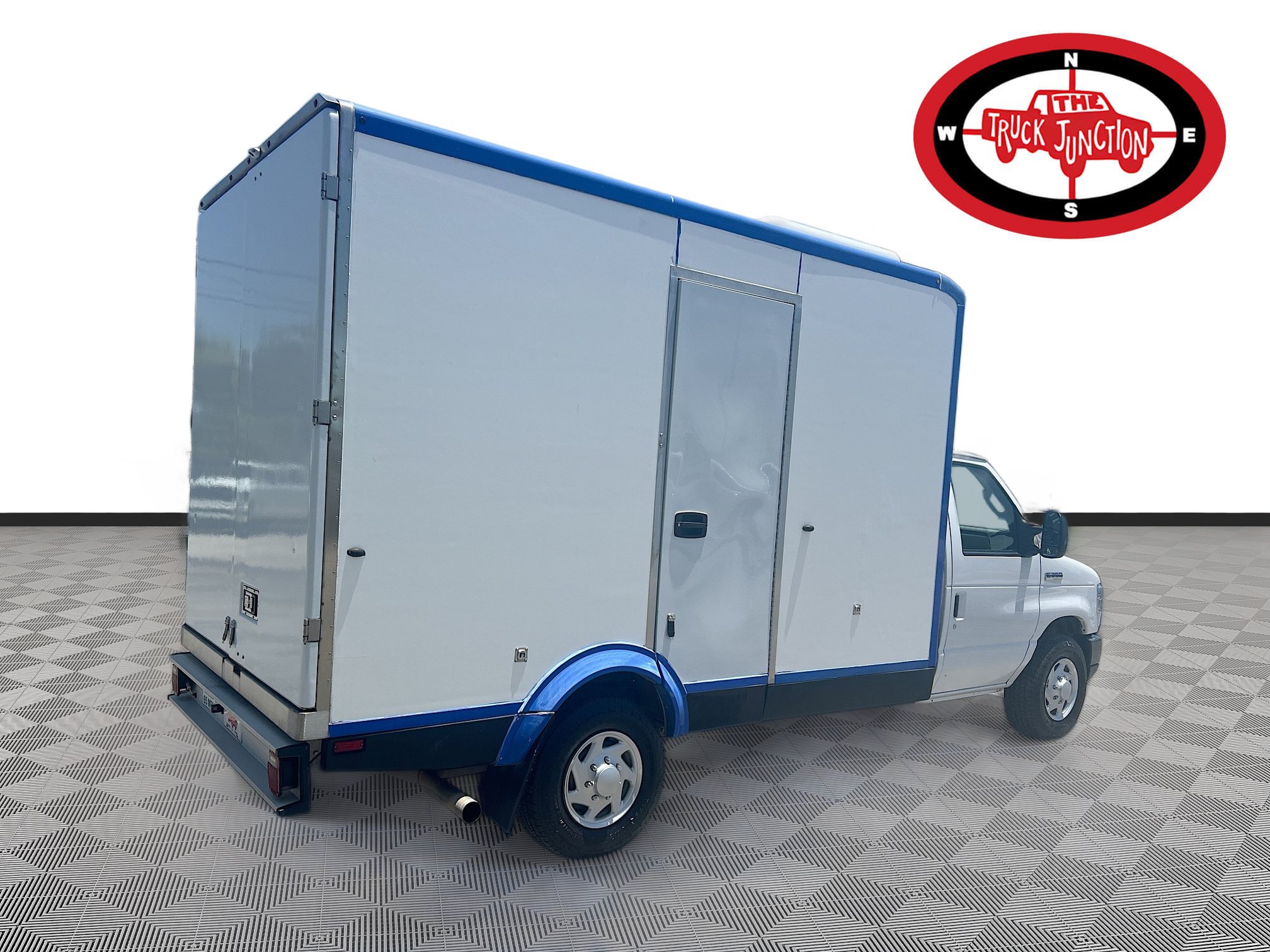 Used 2023 Ford E-350 and Econoline 350 Super Duty w/ Power Windows & Locks Group RWD image 7