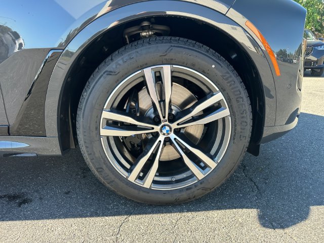 New 2027 BMW X7 xDrive40i w/ M Sport Package AWD/4WD image 16