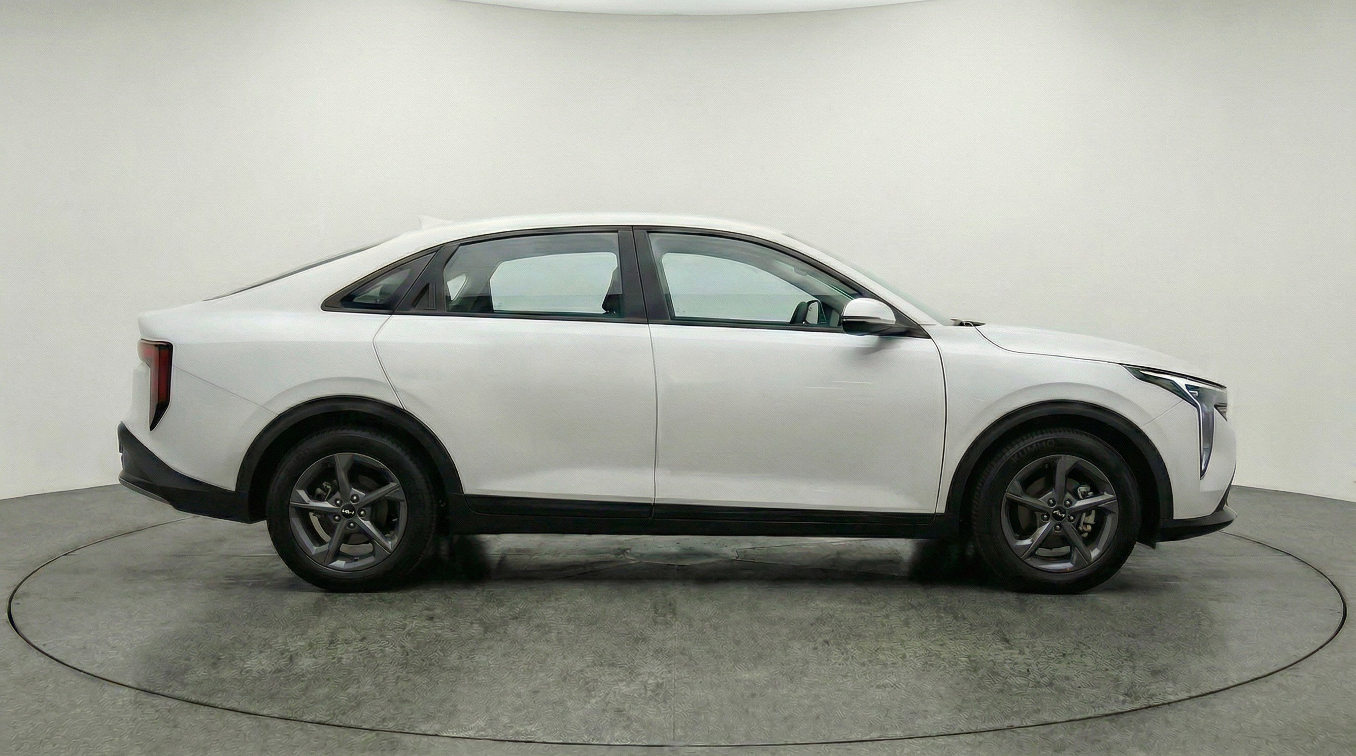 Used 2025 Kia K4 LXS image 11