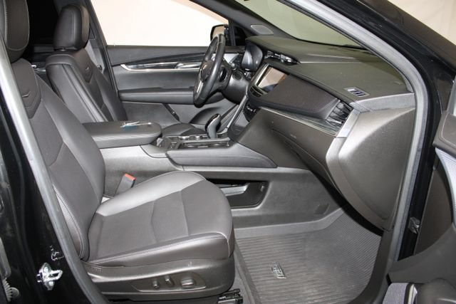 Certified 2023 Cadillac XT5 Premium Luxury w/ LPO, Floor Liner Package AWD/4WD image 15
