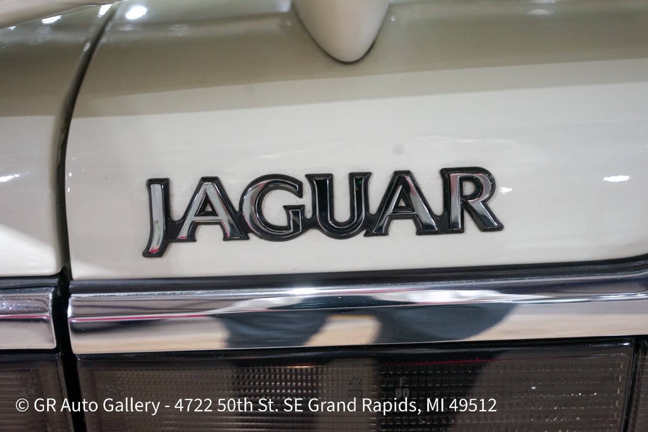 Used 1995 Jaguar XJS V12 Convertible RWD image 38