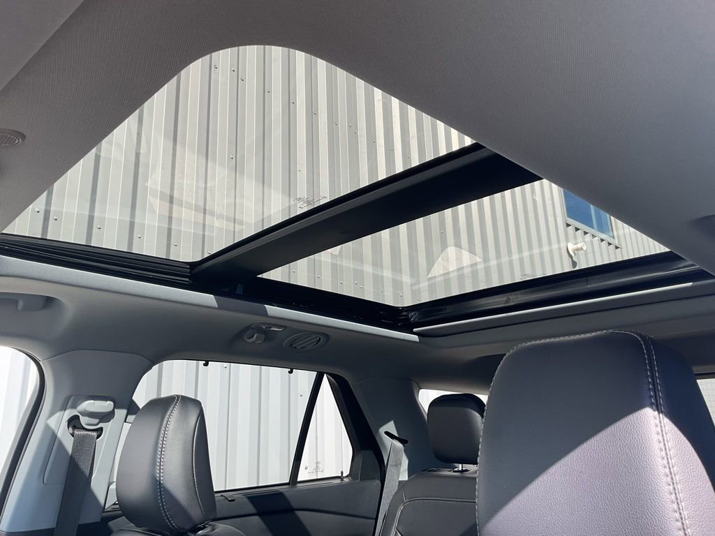 Used 2023 Ford Explorer Limited w/ Equipment Group 301A image 10