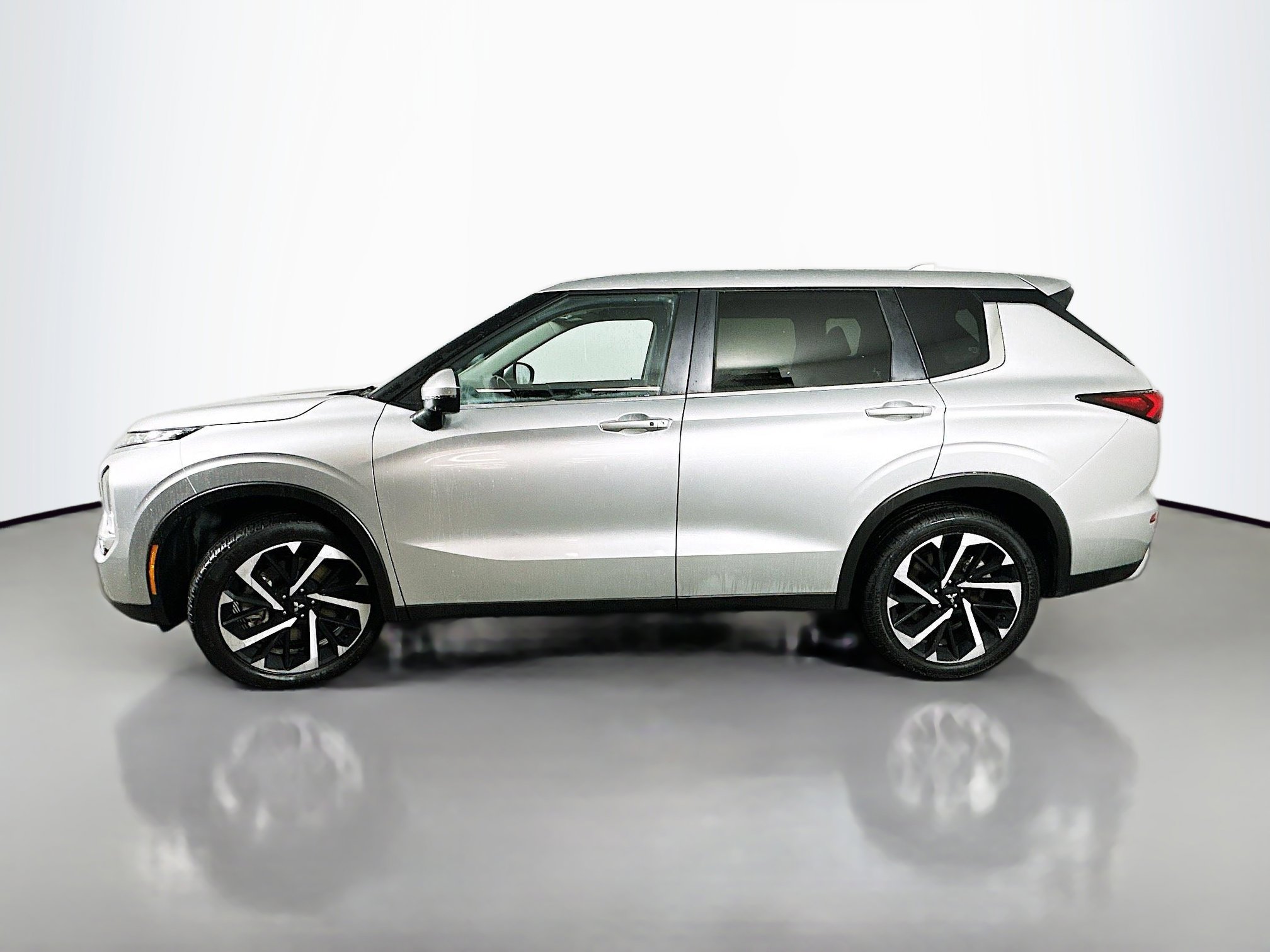 Used 2024 Mitsubishi Outlander Ralliart image 4