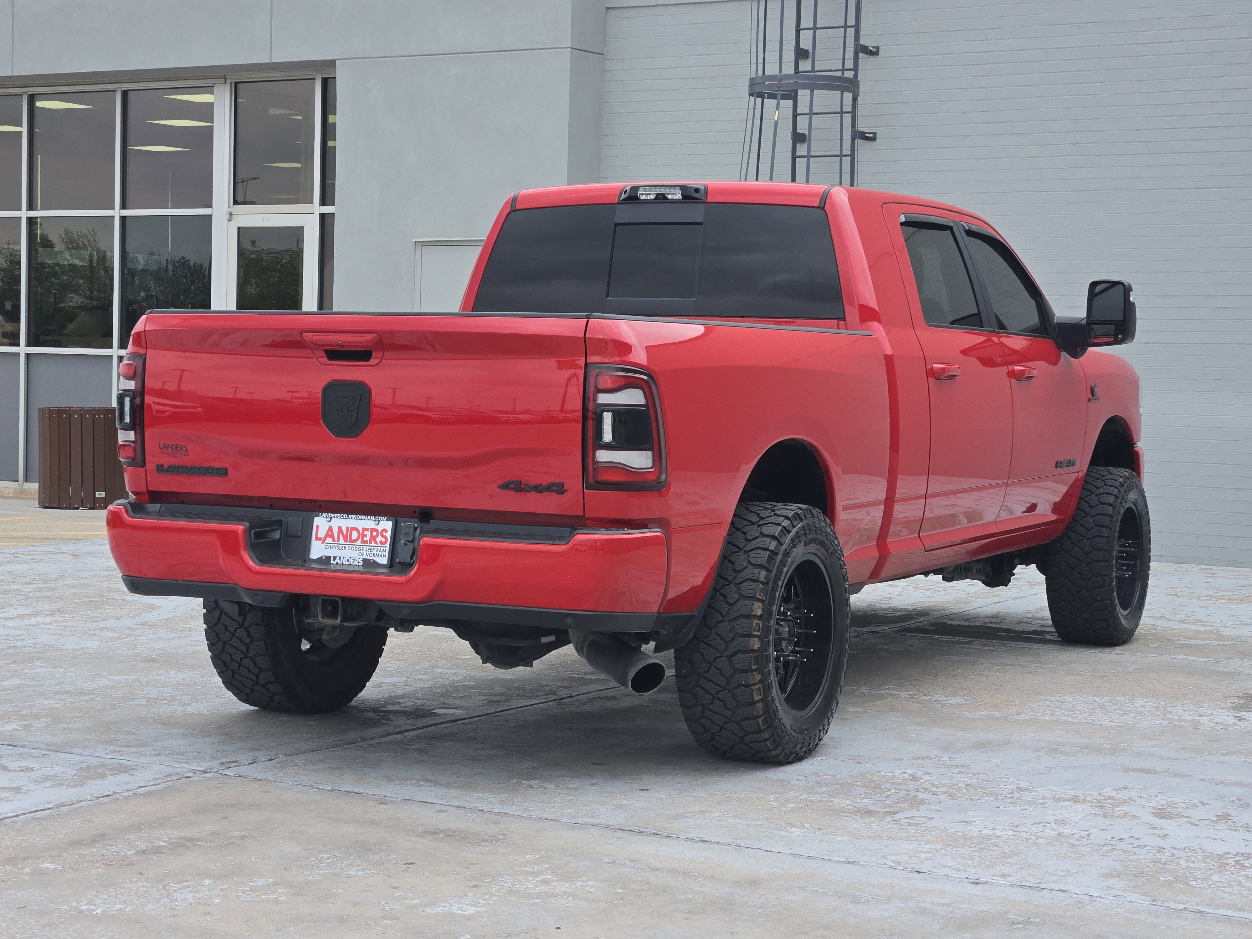 Used 2024 RAM 2500 Laramie w/ Night Edition image 8