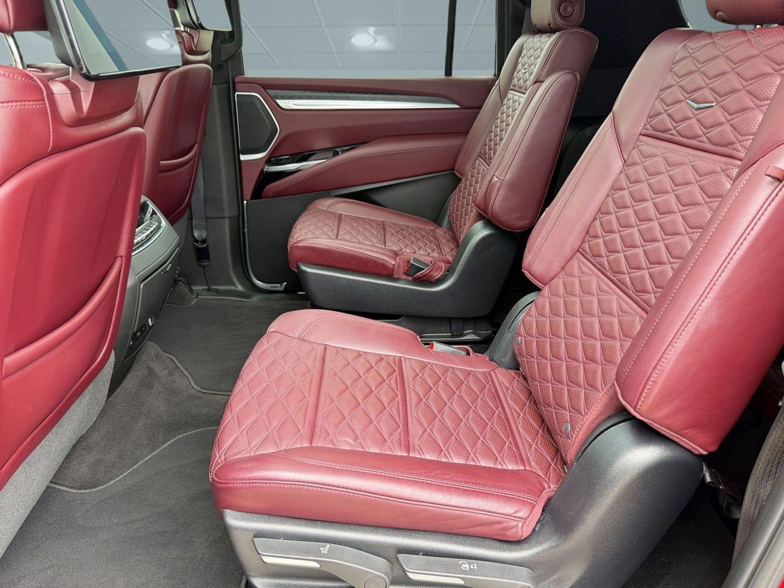Used 2025 Cadillac Escalade ESV Sport w/ Touring Package AWD/4WD image 10