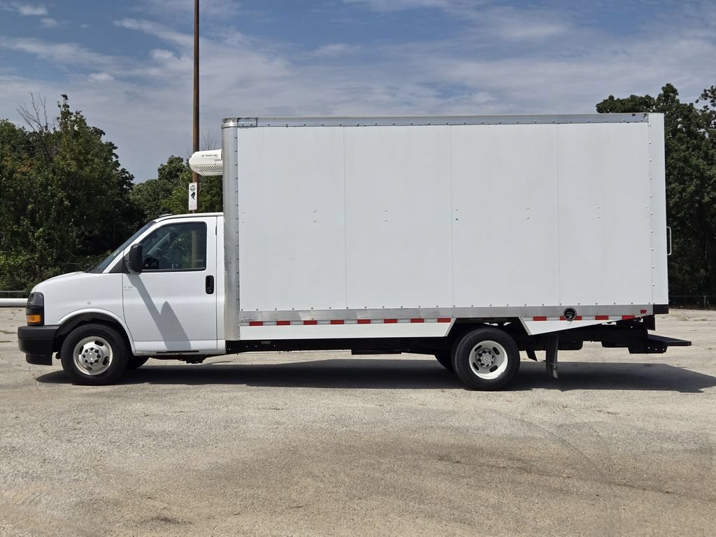 Used 2024 Chevrolet Express 3500 w/ Power Convenience Package RWD image 4