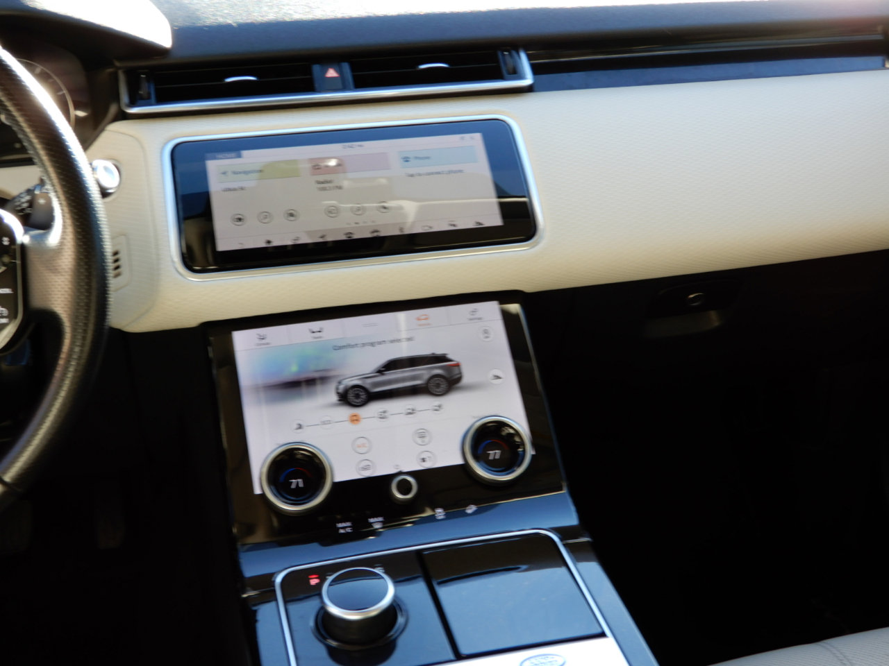 Used 2019 Land Rover Range Rover Velar S image 22